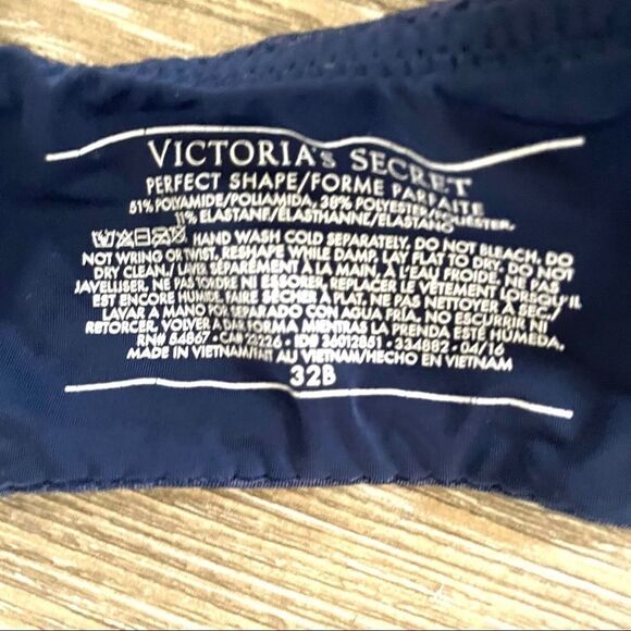 Victoria Secret perfect shape navy underwire bra - Picture 12 of 13
